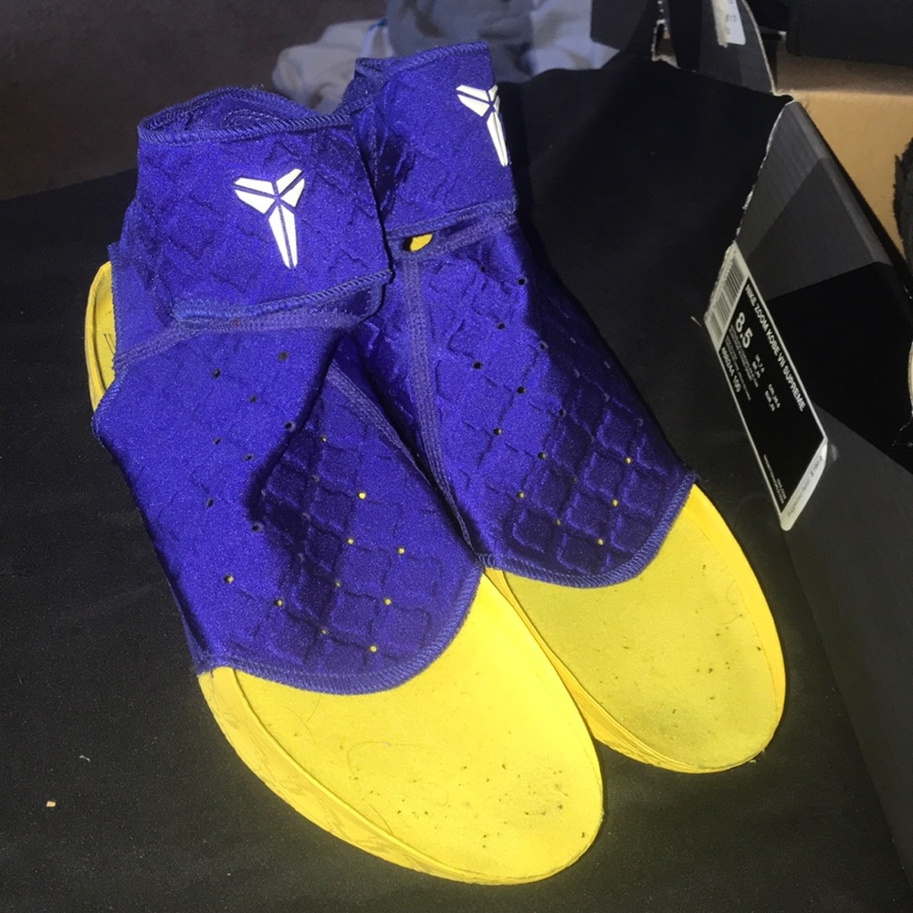 Kobe Bryant supreme shoes insoles